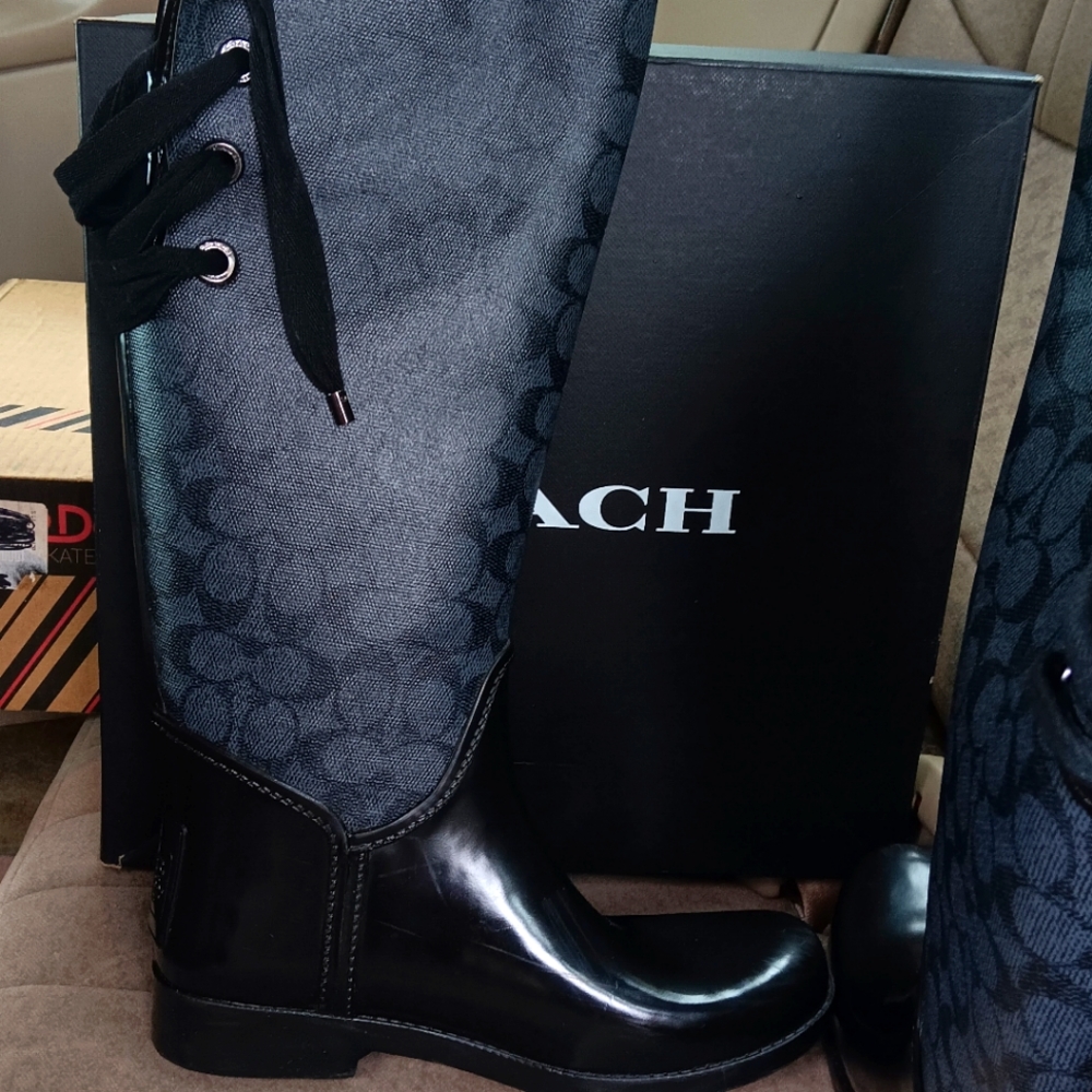 COACH Tristee BLACK Sig C Rubber Rain Boots US Size: 7MB MEDIUM